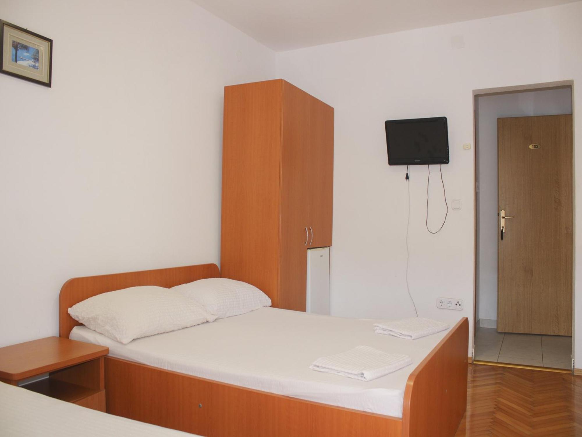 Apartments And Rooms Mato 네움 객실 사진