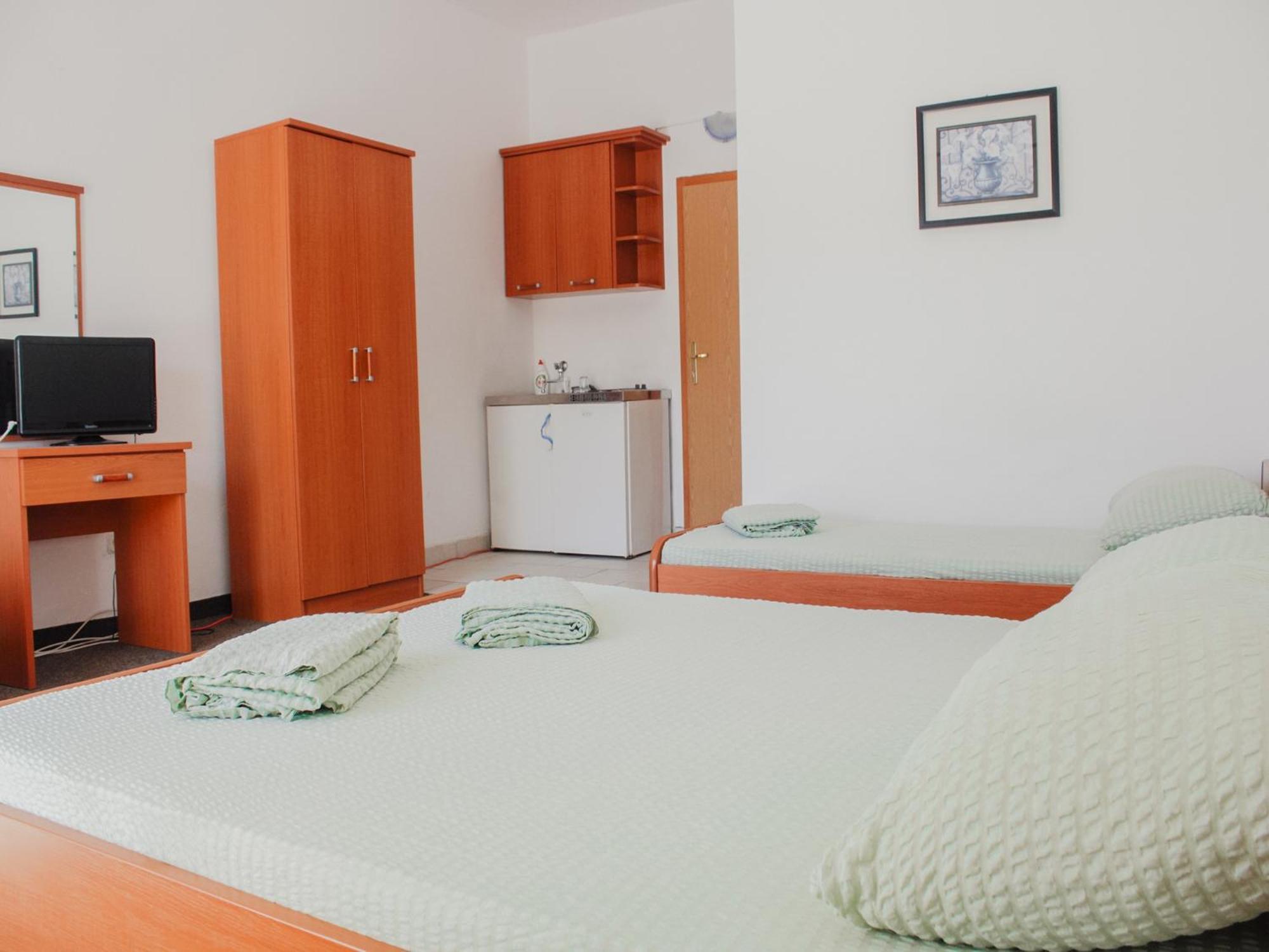 Apartments And Rooms Mato 네움 객실 사진